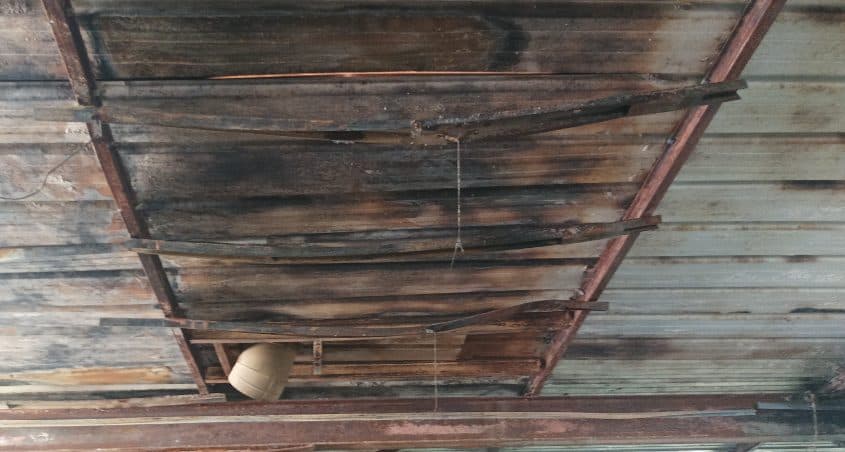 Structure de plancher et charpente endommagées par un incendie